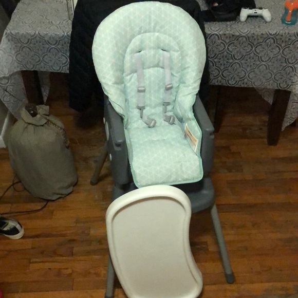Graco High Chair - Picture 2 of 3